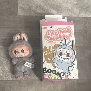 The Monster Macaron in Sesame Bean